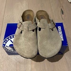 Birkenstock Boston Clogs in Taupe